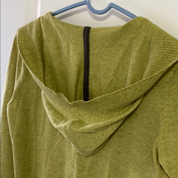 CAbi Cardigan - Picture 3 of 6